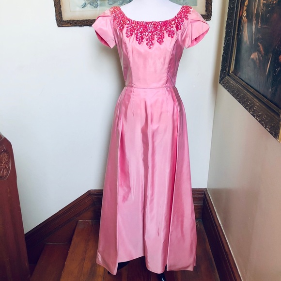 1960’s Iridescent Bubblegum Pink Gown - Picture 4 of 11